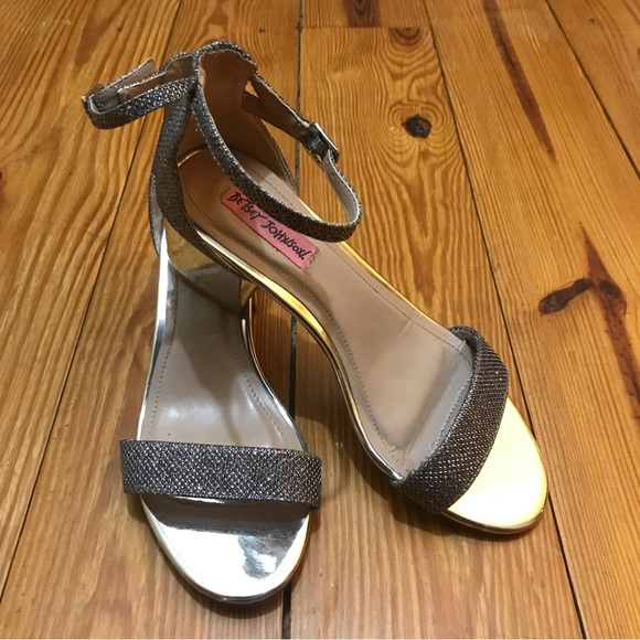 Betsey Johnson Silver Metallic Open Toe Block Heels, EUC, 7 - Picture 1 of 12